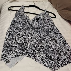 Handkerchief tankini top Tropculture, size 18